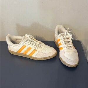 Adidas White and Orange Sneakers Gum Bottom - size 7